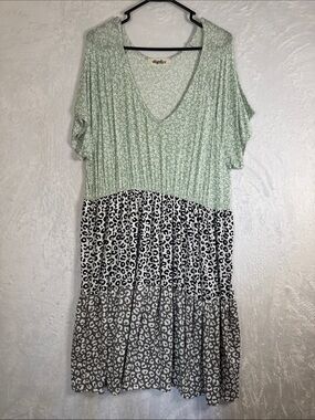 Haptics 2X Mint & Gray Tiered Leopard Print V-Neck Dress
